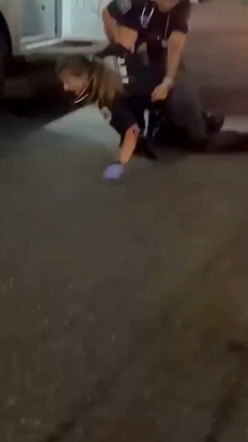 Please, pray for the EMS worker who was stabbed in the line of duty in NYC🙏🏻