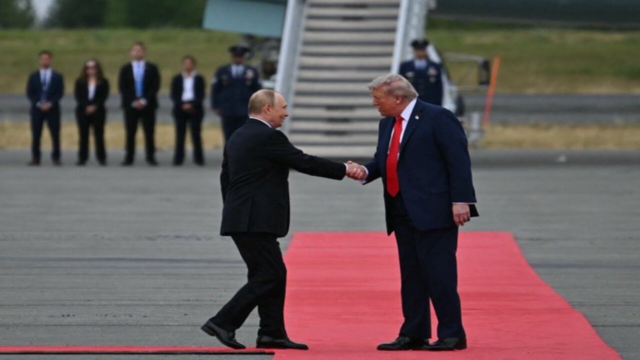 Trump & Putin Meet in Alaska: Summit on Ukraine Ceasefire