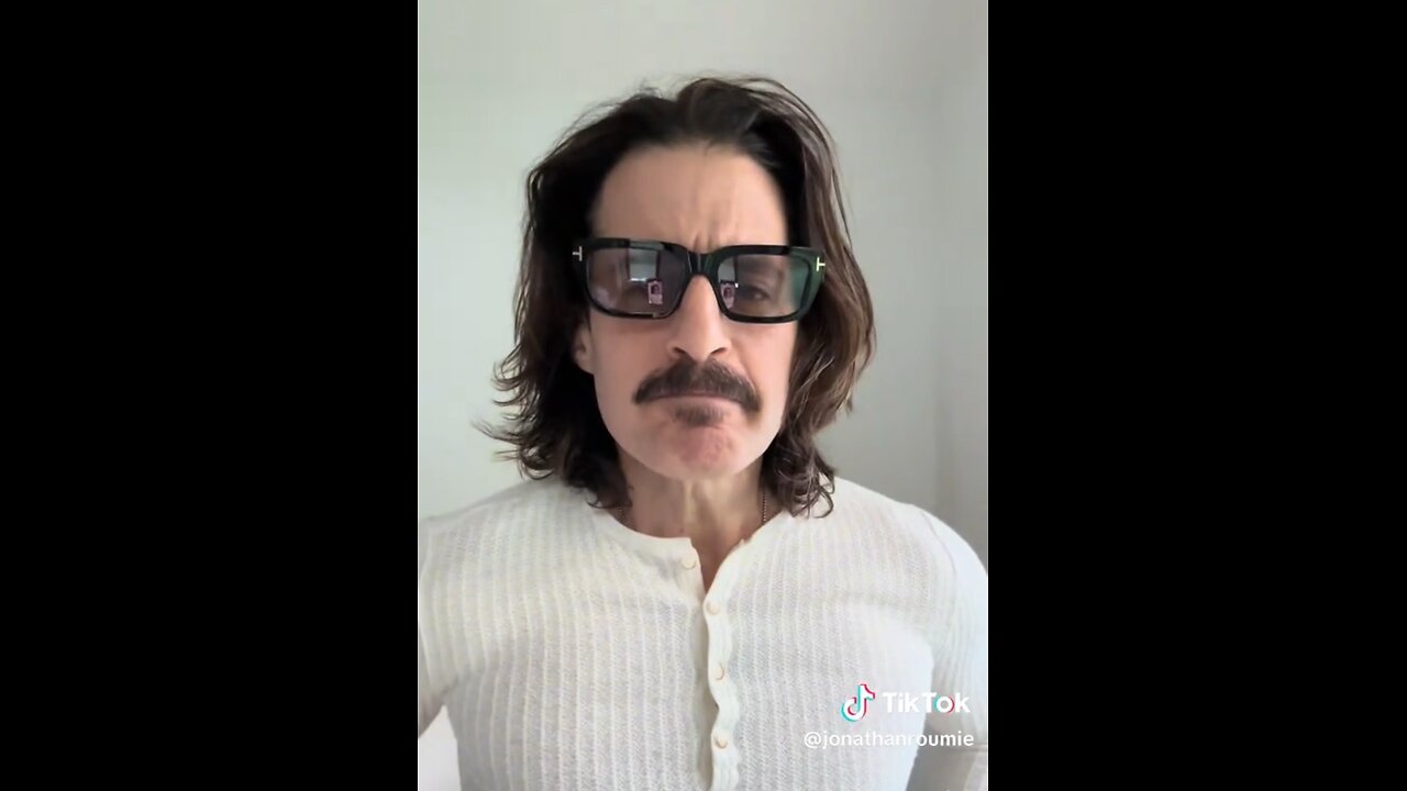 Jonathan Roumie new look