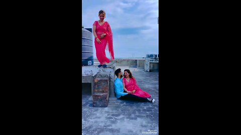 Yah sab dekhne ke bad na aisa lagta hai Logon ki do do shadiya ho rahi hai