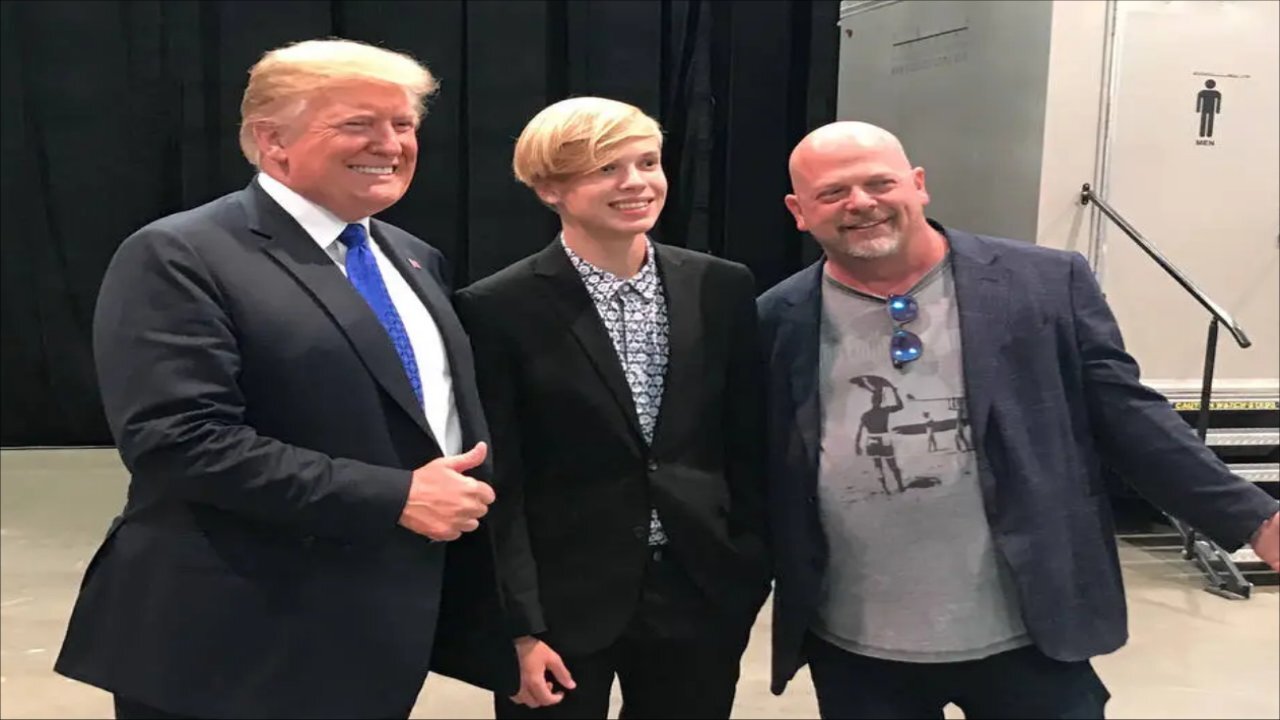 Trump Gives Rick Harrison The VIP Gold Treatment