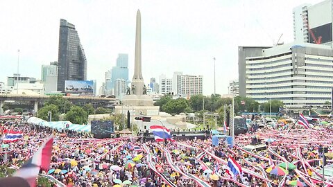 Thousands protest calling for Thai PM's resignation