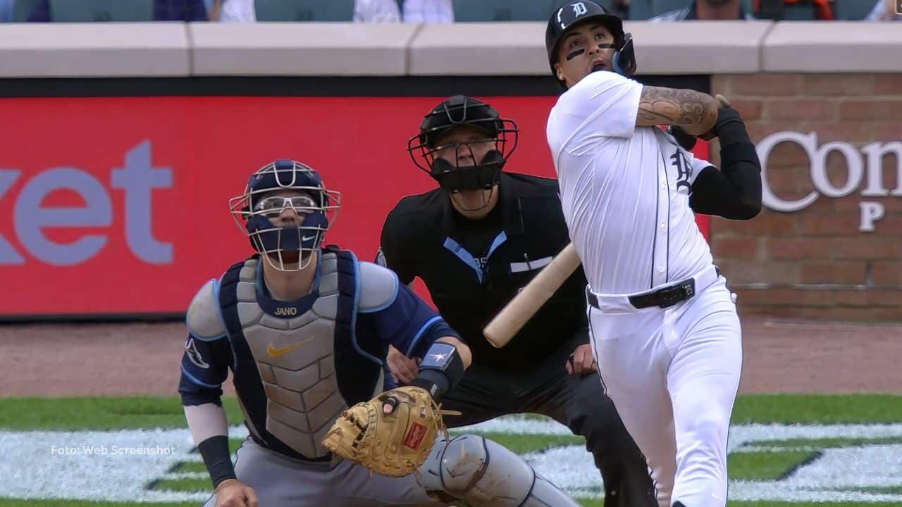 Javy Báez llegó al doble dígito de jonrones