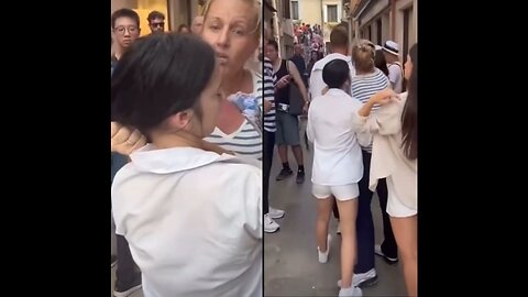 North Carolina Mother Of 8 Snatches Pickpocket Girl By The Hair In Venice, Wild Screamfest Commences