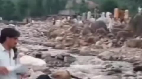 He lost his all family in flood😥😓