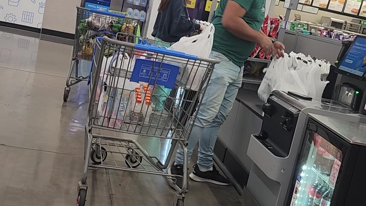 SUS! Does Walmart Give FREE groceries to delivery drivers? No scans for inventory?