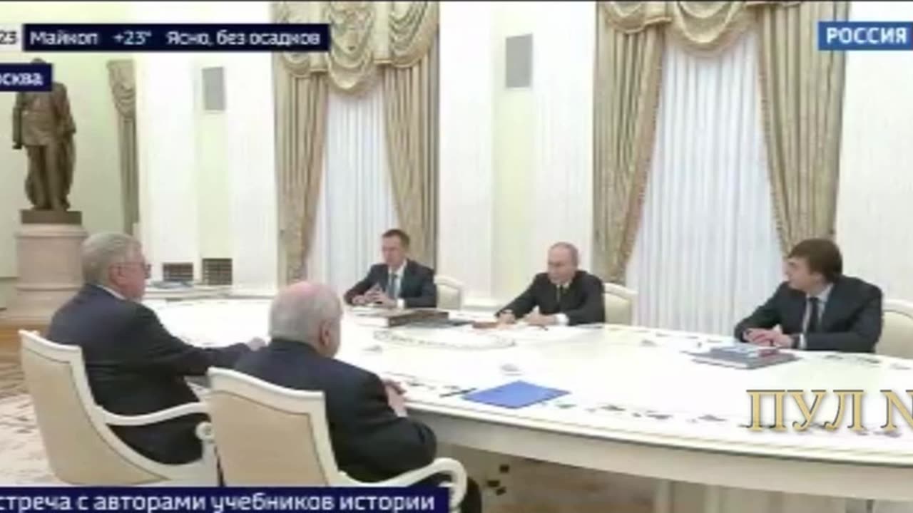 Путин - о необходимости исправления старых учебников по истории:
