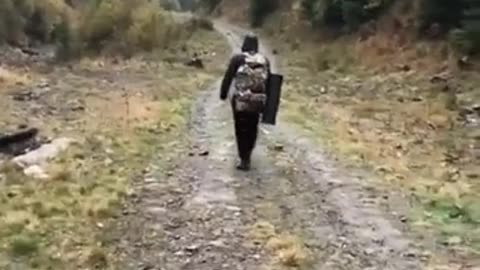 🚶‍♂️🚗 Ukraine Russia War | Ukrainians Escape Ukraine for Romania Covering 95 km | RCF