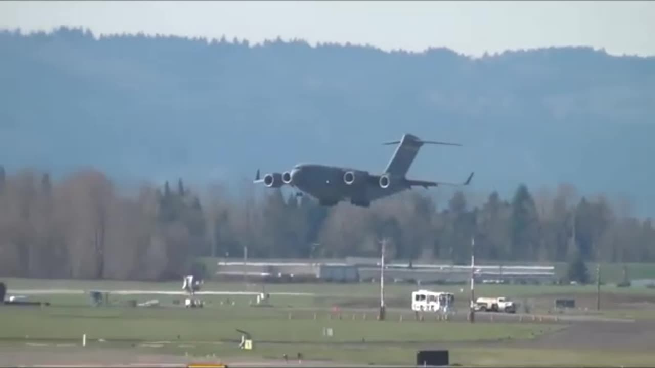 Amazing C17 GlobeMaster Short Landing #Flying #Aviation #AeroArduino