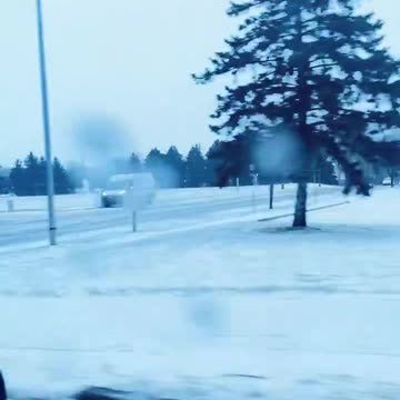 SHBA përballet me stuhi dimërore, mbyllen disa shkolla,