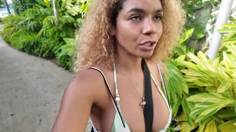 Woke up in Puerto Rico ： Beach Walks, Relaxing Poolside, & Local Eats