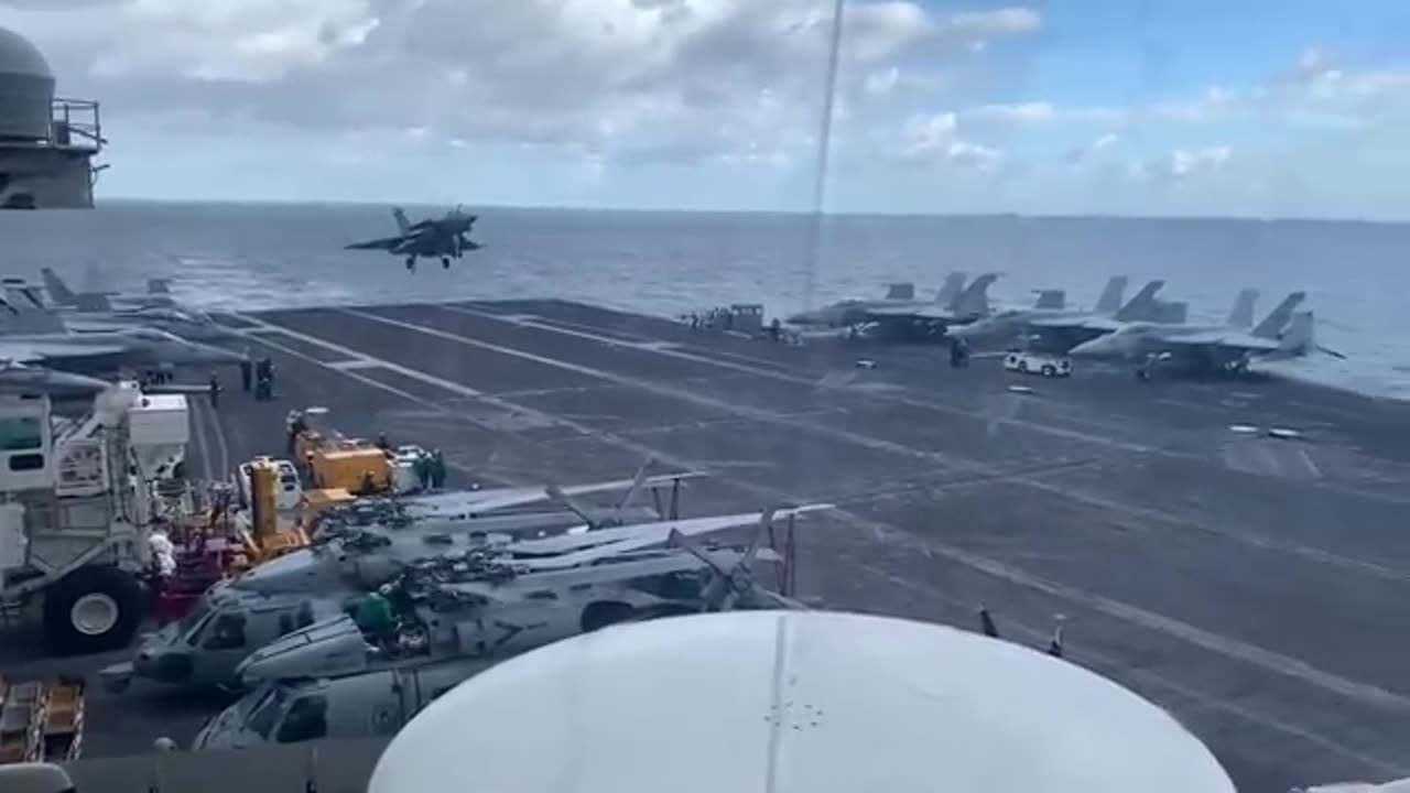 🇫🇷 French Rafale Jets in Action with USS George H.W. Bush | Power & Precision at Sea
