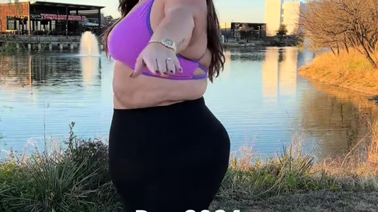 Her loss wiigh from 416 lbs to 293 lbs, from 2023 to 2024