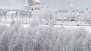 🥶 Residente rusa de México señala la temperatura a la que suspenden las clases escolares en Rusia