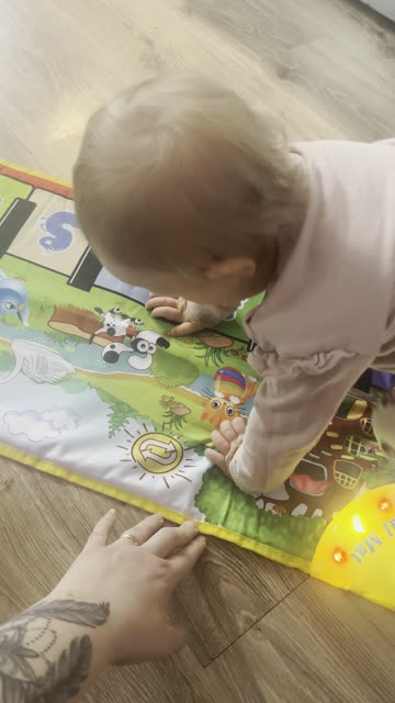 Kayla Got a Music Mat for Christmas 🎶🎄 (So Fun!)