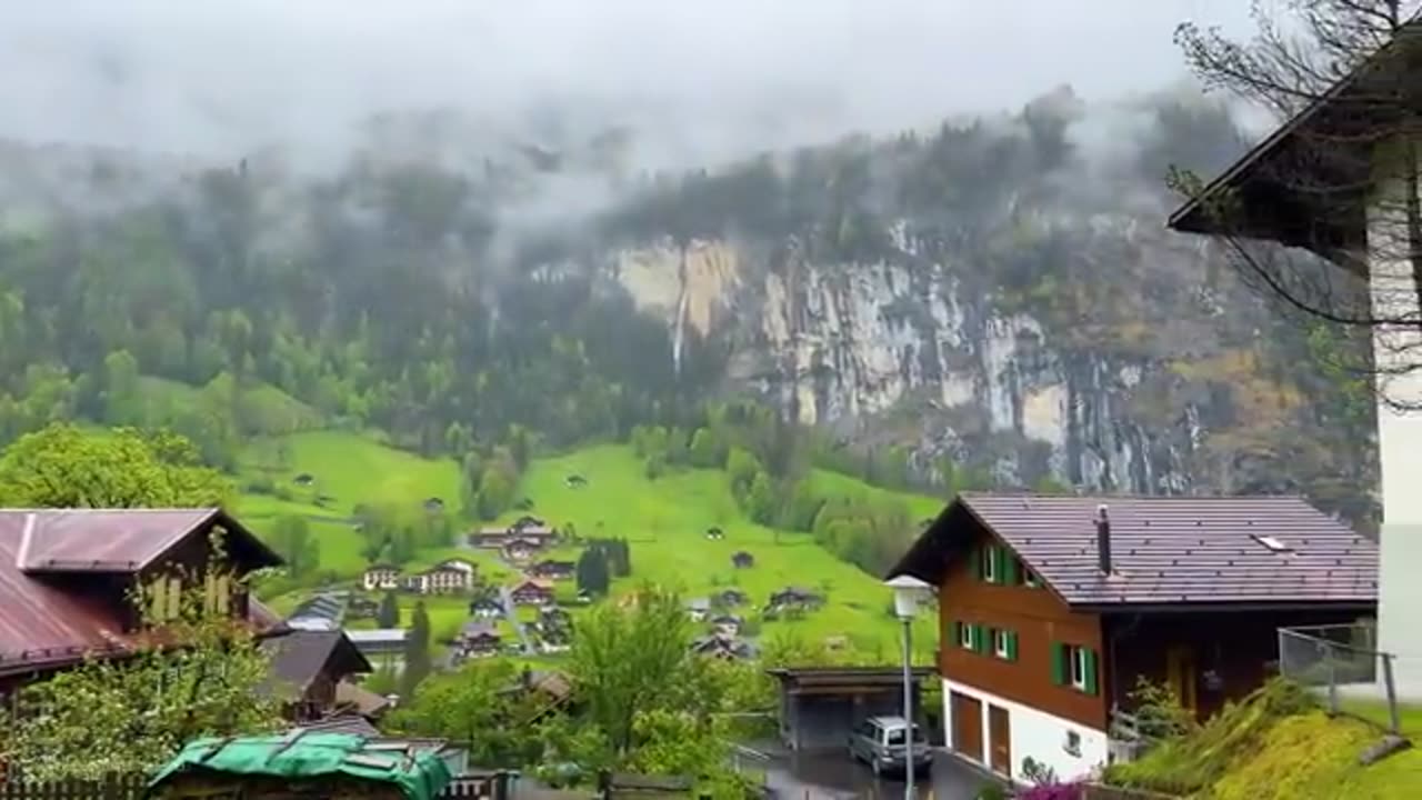 Lauterbrunnen, Switzerland 🇨🇭 Walking in the Rain 🌧️