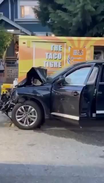 Video of the SUV that drove into the crowd of people in #Vancouver