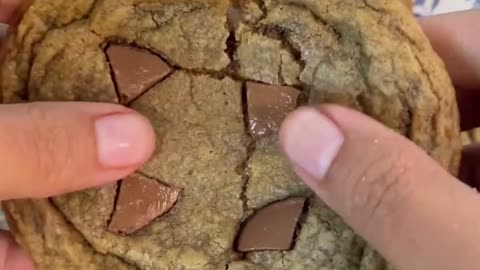 Cookie de Nutella | Gooey, Chewy & Filled with Chocolate Love!