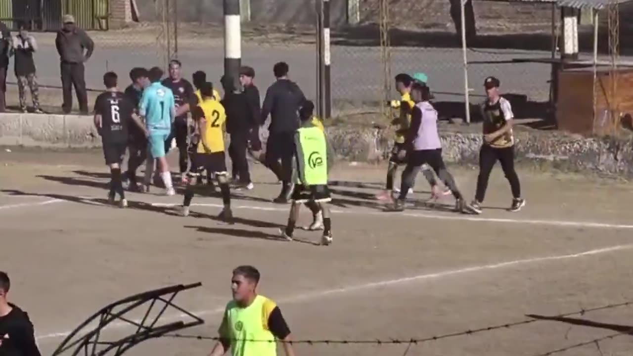 ⚽ Huge Brawl in San Rafael | Constitución vs Independiente Ends in Chaos