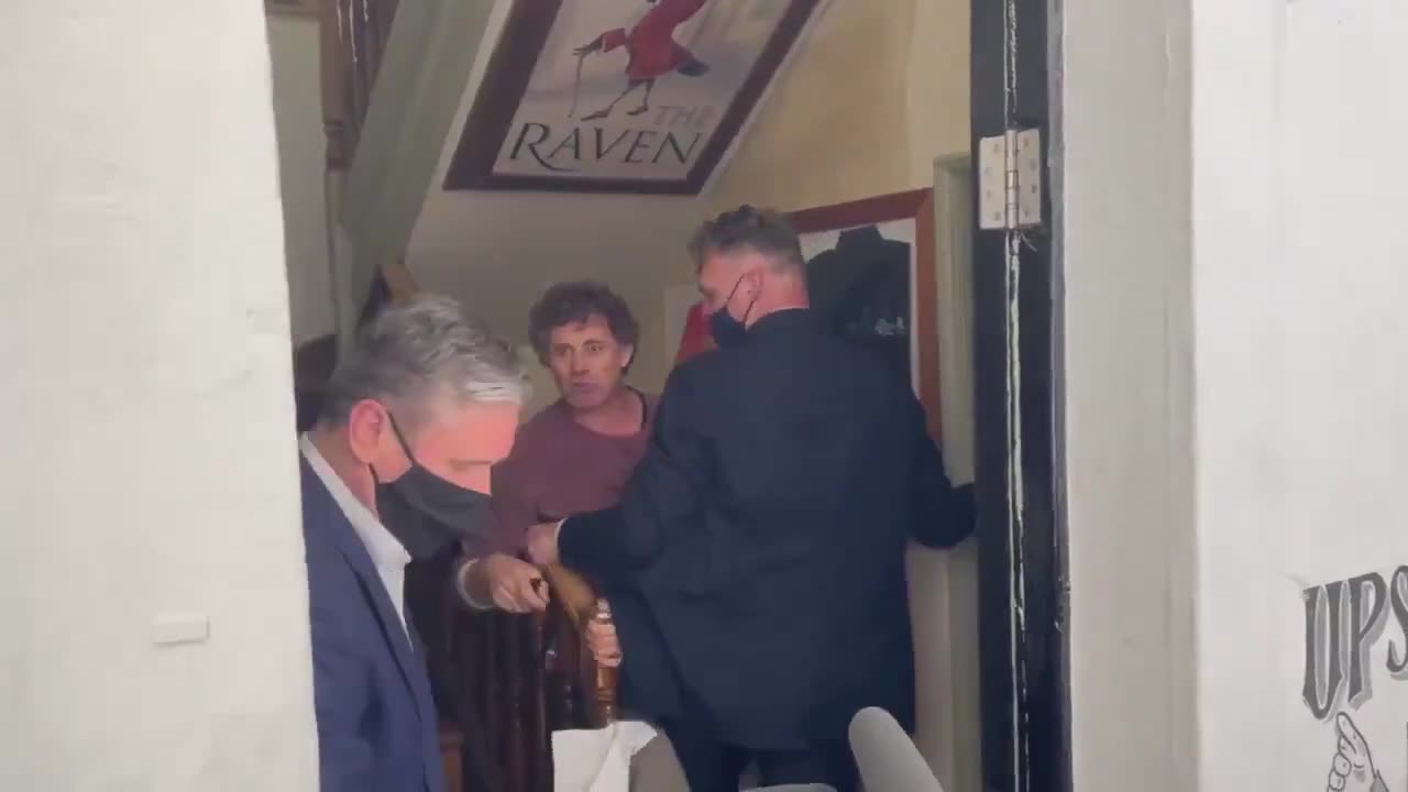 Keir Starmer being thrown out of a pub in Bath by the Landlord