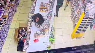 Atlanta Braider Shared A Shocking Video Showing A Hair Supply Store Employee Caught Trying To Steal