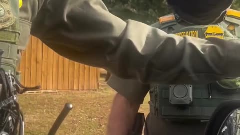 Ignorant young woman gets a single warning from CBP after following them and honking