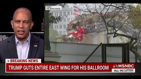 Hakeem Jeffries issues a “warning” to funders of the White House ballroom: