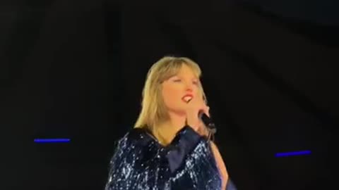 Taylor Swift from lip syncing to singing