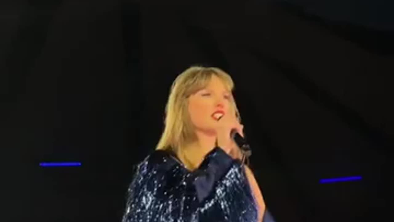 Taylor Swift from lip syncing to singing