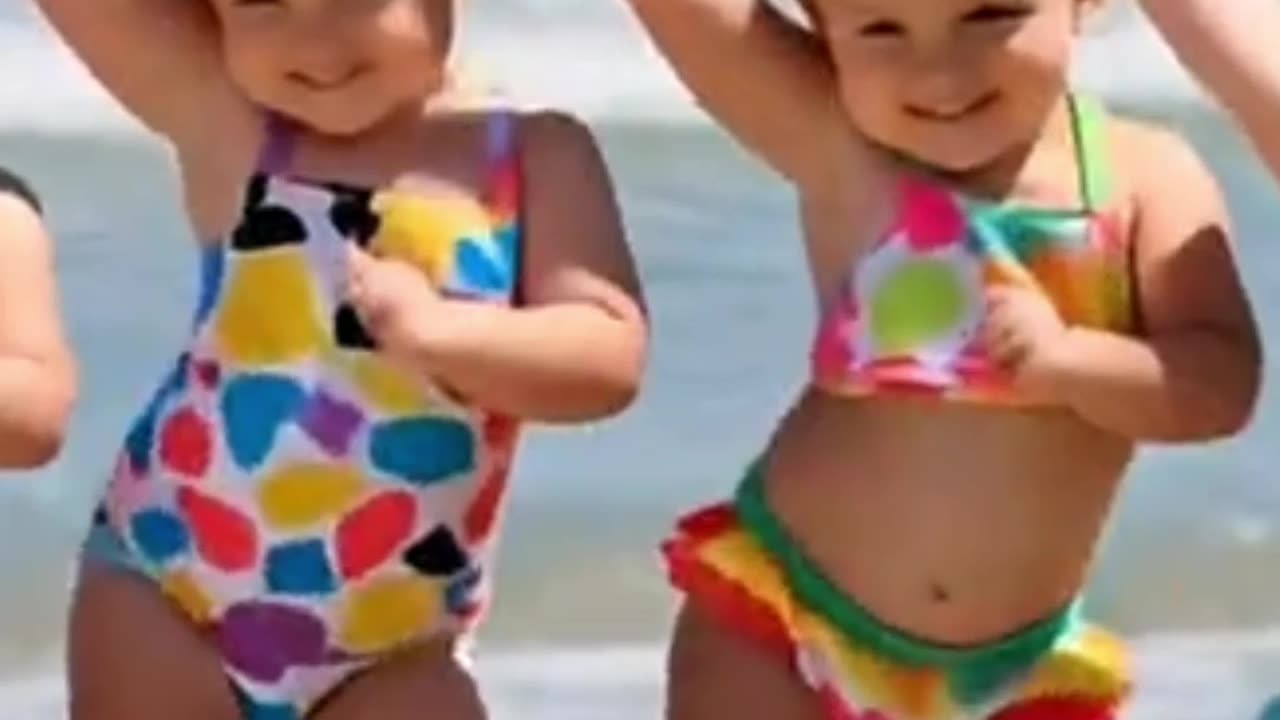 funny cute girl dancing in the beach🤣😅😆😁🤩👶👶👼👼