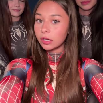 stateroom attendant walked in mid video 😭