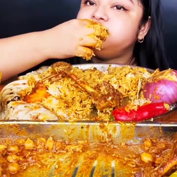 SPICY MUTTON ROGAN JOSH SPICY CHICKEN CURRY WITH BUTTER NAAN_ LACHHA PARATHA AND SOFT PURI _short