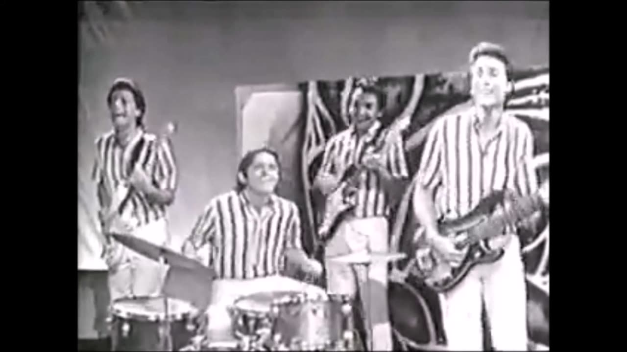 The Sunrays - I Live For The Sun on American Bandstand 10/06/1965 (My "Stereo Studio Sound" Re-Edit)