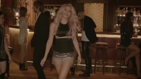 Shakira - Chantaje (Official Video) ft. Maluma Remastered