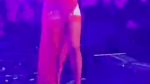 Dua Lipa performance