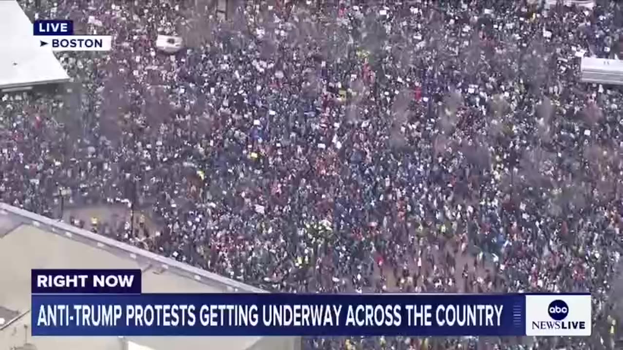 Manifestazione a Boston contro i dazi