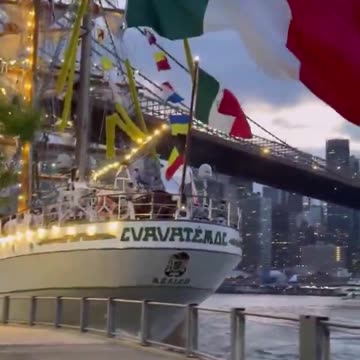 🇺🇸🇲🇽 Sailors fought for their lives dangling in the air, after the collision.