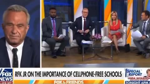 CELLPHONES BANNED IN SCHOOLS! AWESOME!