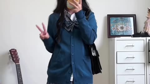 Flowing Peacock Blue Hotpants Passionate Posing | Daily Beauty EP 935