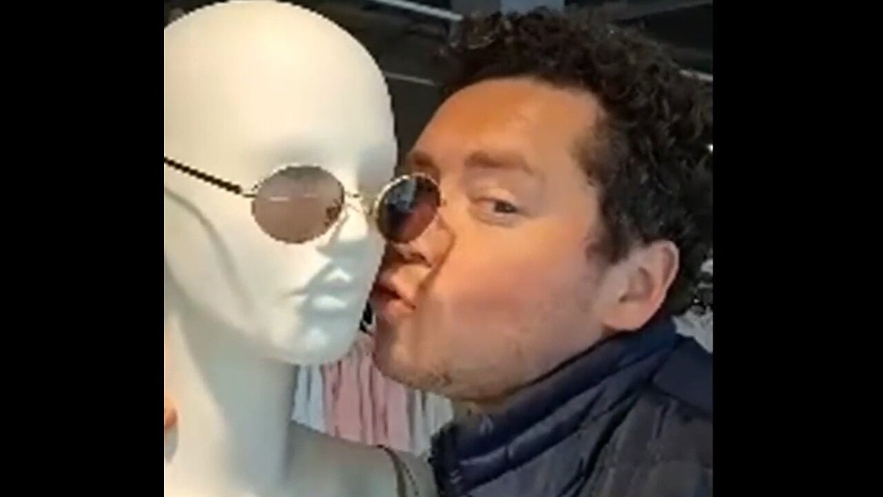 IP2 Stories - Freddie Beans Doing IRL Bar Hopping! Kicked Out Of Mad BARS