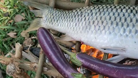 Meet Fish In The Lake Cacth And Cooking