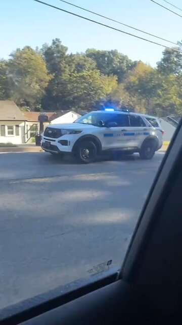 How did this car end up on the roof? Police investigating the bizarre scene. #caronroof #japd