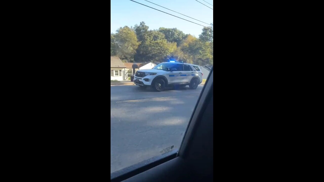 How did this car end up on the roof? Police investigating the bizarre scene. #caronroof #japd