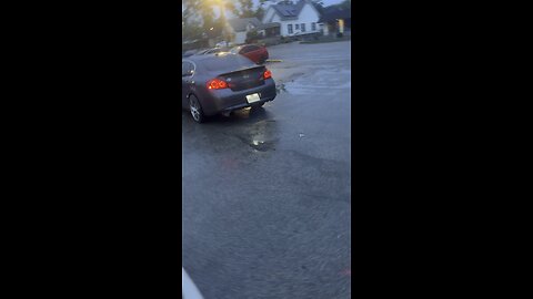 Crazy loud infinity exhaust sounds I could fill in my body in real life the power