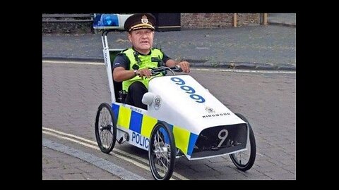 Hur i helvete kan en domare bete sig på detta viset ???