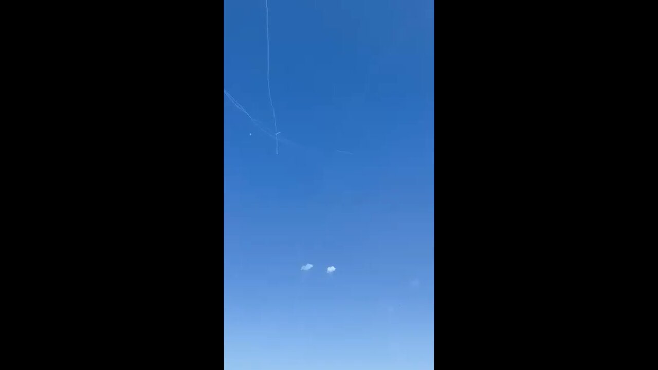 UNREAL! Iranian ballistic missile hits Haifa, Israel, triggering a massive blast.#iran #Israel