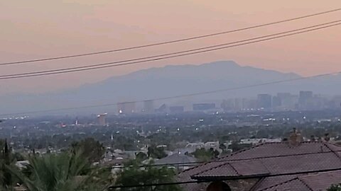 Did you SEE tonight's HAZY Las Vegas sunset? Check THIS out! 07.10.2025 #follow #lasvegas #gaming