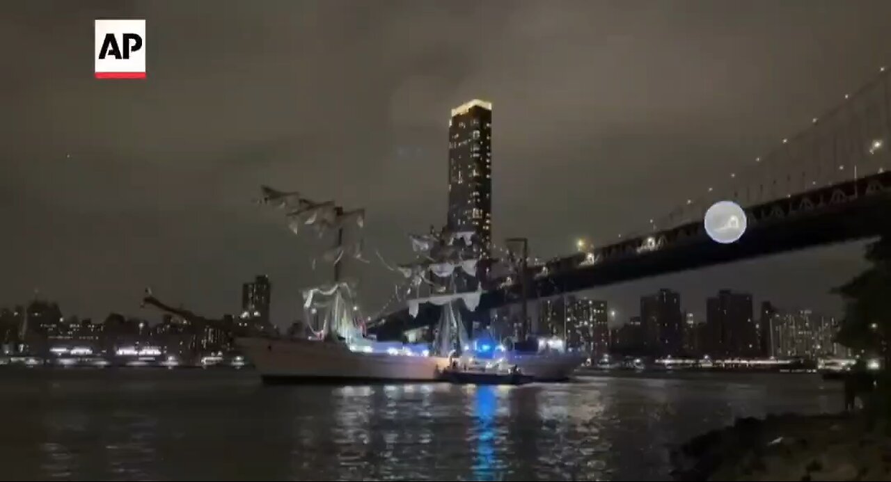 It happened on May 17th. It was setting off on a 170 day voyage, and it left from pier 17.... 🐸
