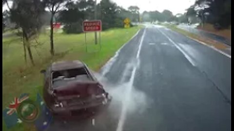 Aussiecams - Not your usual nose to tail dash cam accident 🤷🏼‍♂️ Anderson Victoria