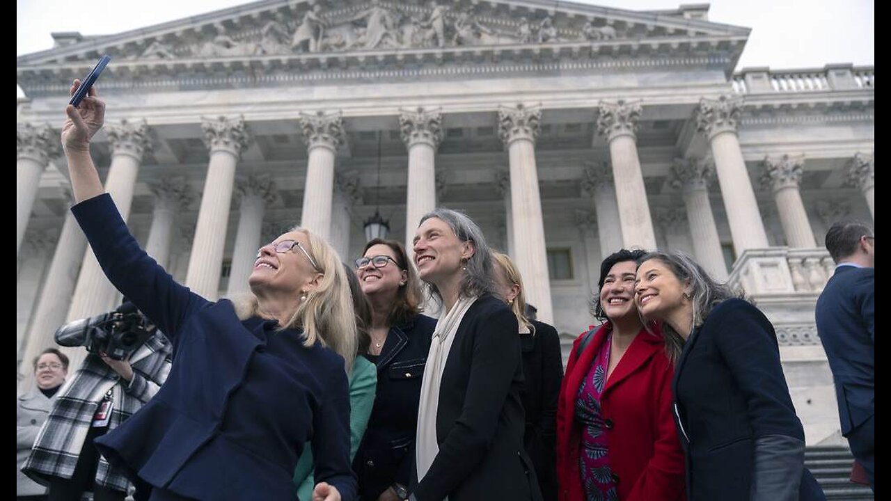 It's Epic Failure Theater As Tourists Inadvertently Ruin Dem Protest